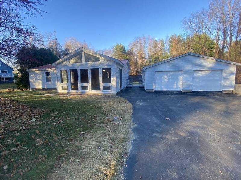 16 S Mountain Rd, Northfield, MA 01360