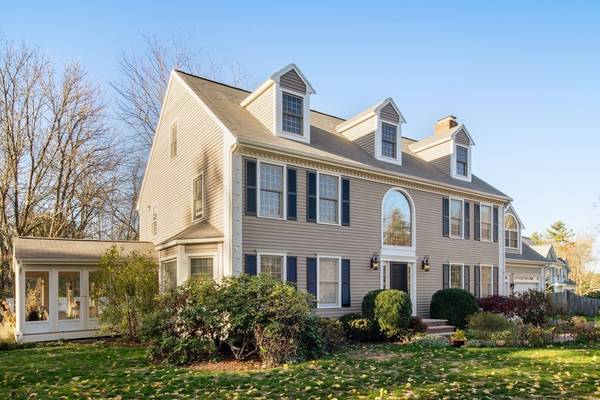 2 Pond View Avenue, Medfield, MA 02052