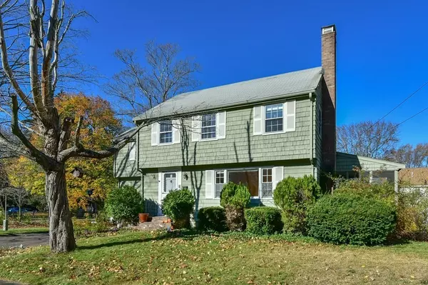 4 Robin Rd, Reading, MA 01867