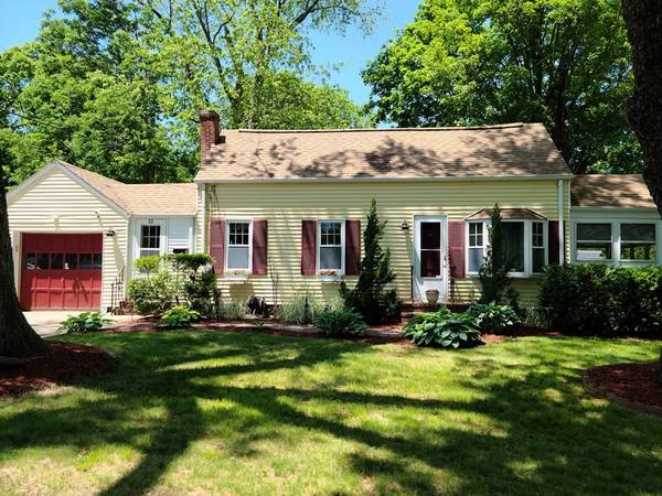 12 Rice St, Middleboro, MA 02346