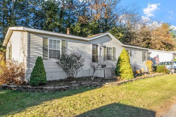 127 Millers River Dr, Athol, MA 01331