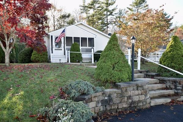 Middleboro, MA 02346,40 Lyn Ln.