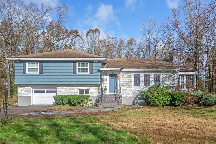 52 Hollingsworth Rd, Milton, MA 02186