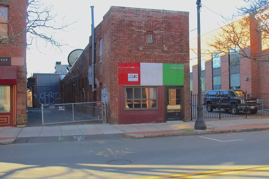 71 Pleasant St., Northampton, MA 01060