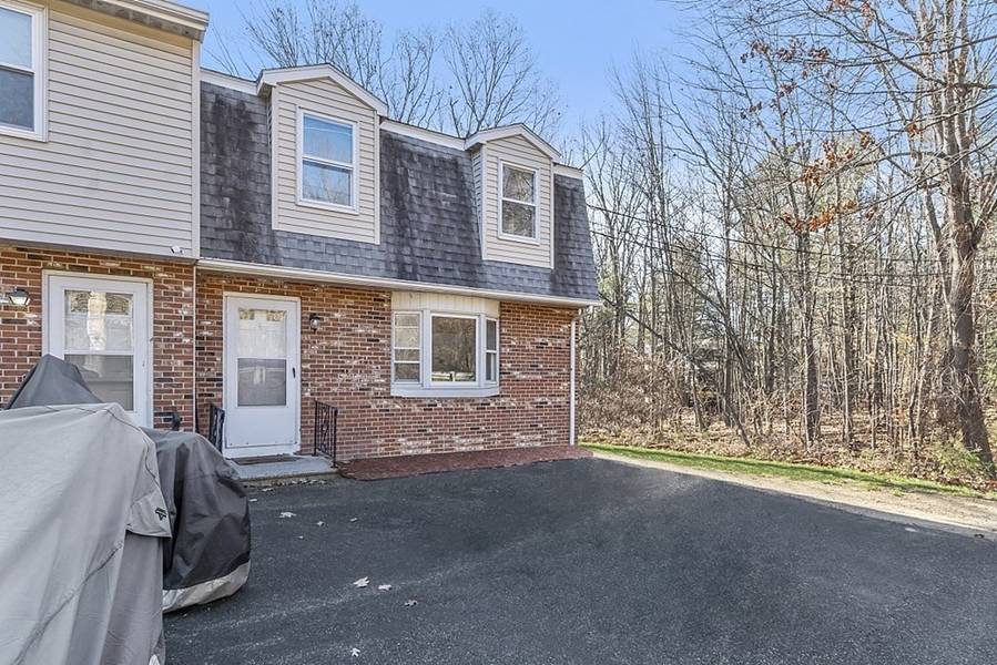 1 General Hobbs Rd #4, Holden, MA 01522