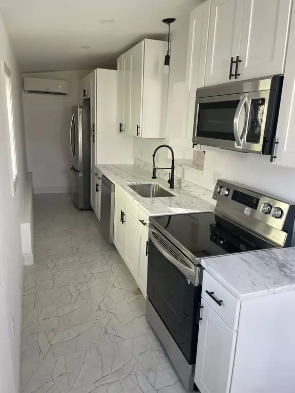 Johnston, RI 02919,14 Fairmont Ave