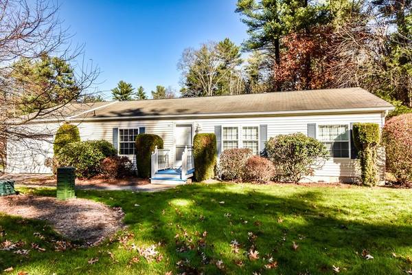 701 Oak Point, Middleboro, MA 02346