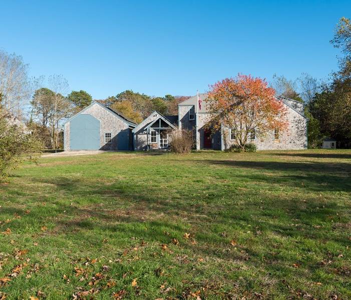 17 Belle Brook Ln, Harwich, MA 02646