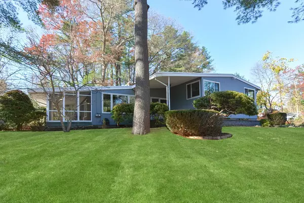 9 Westwood Rd, Easton, MA 02375