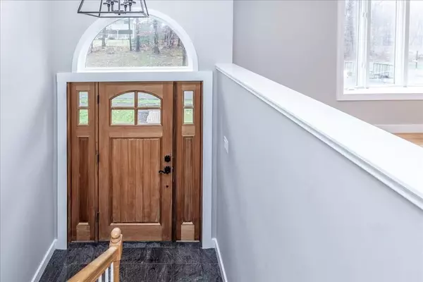 Middleton, MA 01949,5 Evon Ln