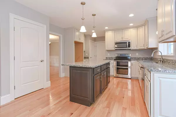 Upton, MA 01568,39 Westboro Rd