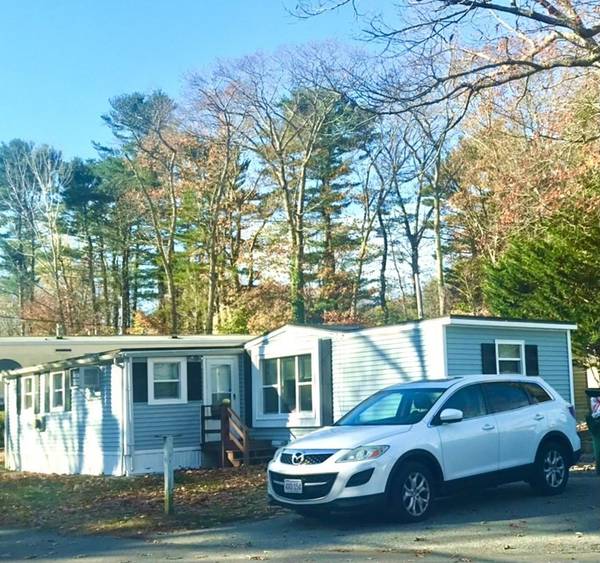 18 Holiday Rd, Holbrook, MA 02343