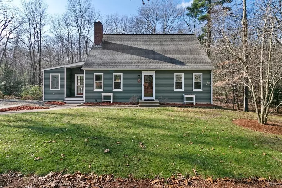 30 Butterworth Rd, Holland, MA 01521