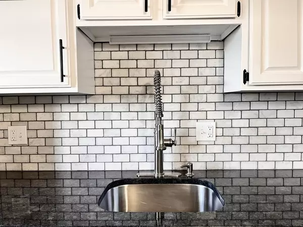 Lynn, MA 01904,198 Locust Street #701