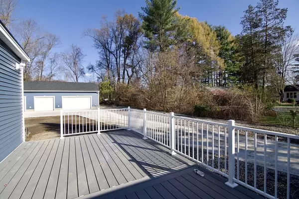 Agawam, MA 01001,19 Meadowbrook Rd