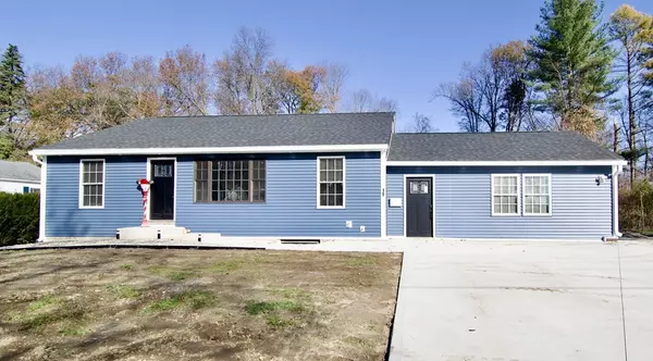 19 Meadowbrook Rd, Agawam, MA 01001