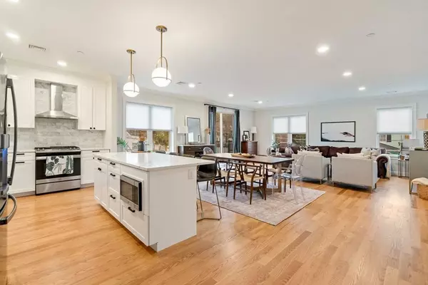 8 Greenleaf Place #201, Melrose, MA 02176