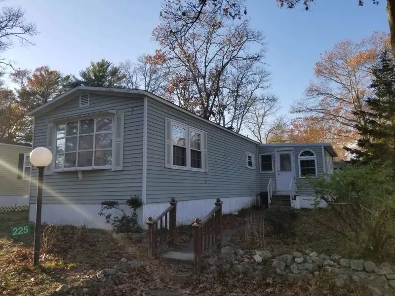 225 Cheshire Park, Wareham, MA 02576