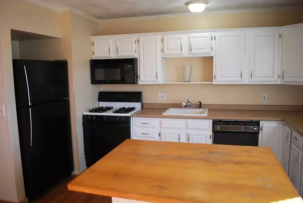 Fall River, MA 02720,151 Buffinton St #3