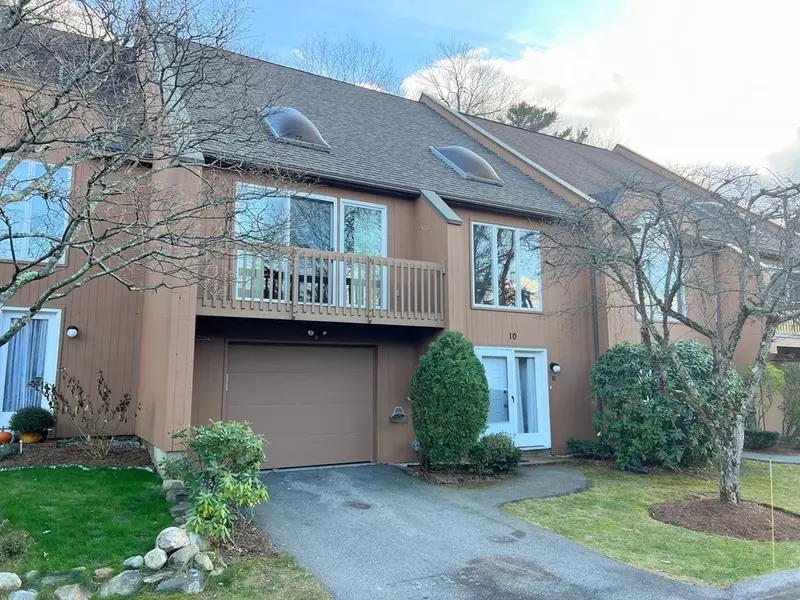 10 Woodland Park Dr #10, Haverhill, MA 01830