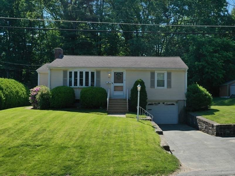 91 Wyoming Dr, Holden, MA 01520