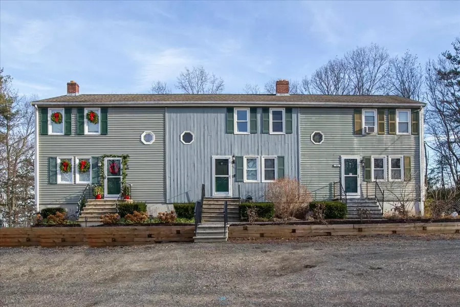 304 Creek St #304, Wrentham, MA 02093