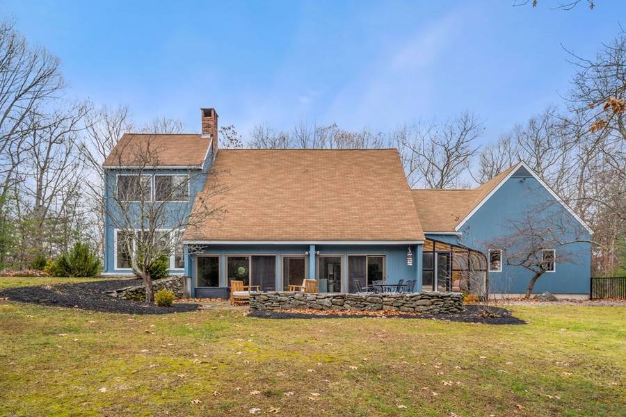 19 High Oaks Path, Groton, MA 01450