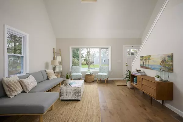 Sandwich, MA 02563,10 Dowager Dr