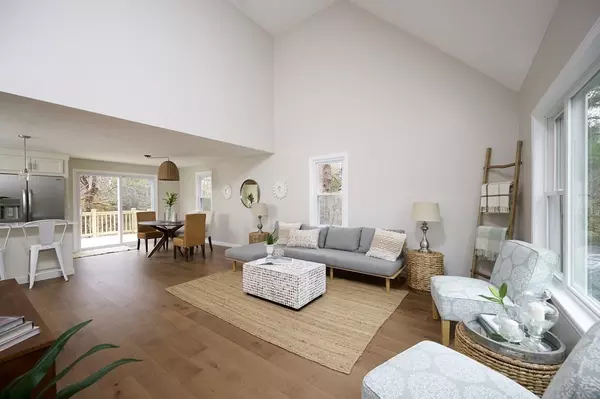 Sandwich, MA 02563,10 Dowager Dr