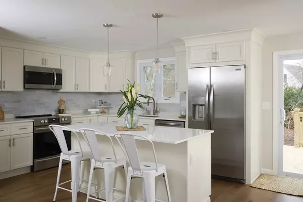 Sandwich, MA 02563,10 Dowager Dr