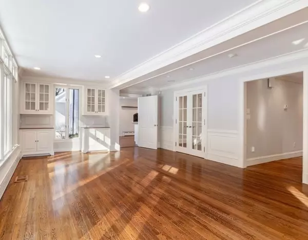 Weston, MA 02493,65 Orchard Avenue