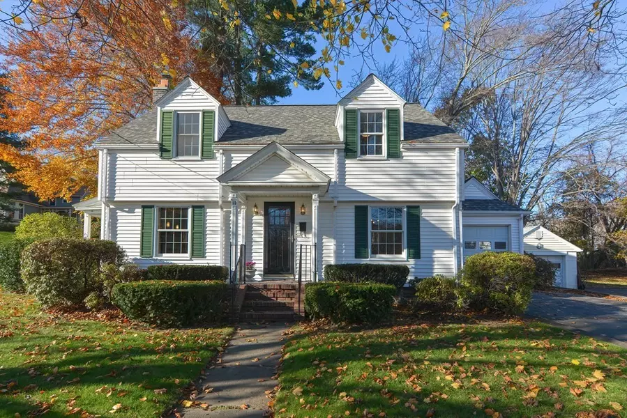 13 Cottage St, Northbridge, MA 01588