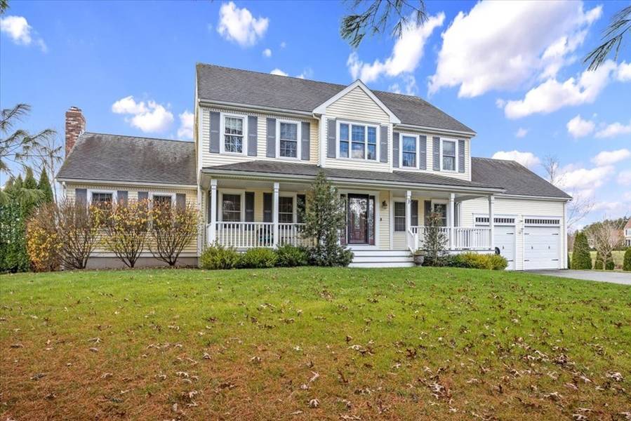 42 Meadow St, Carver, MA 02330