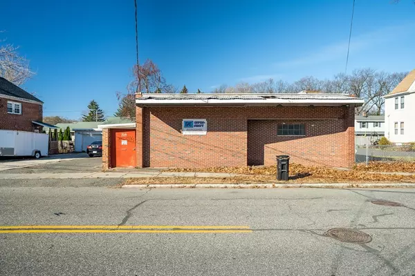 Chicopee, MA 01020,348 Montcalm St