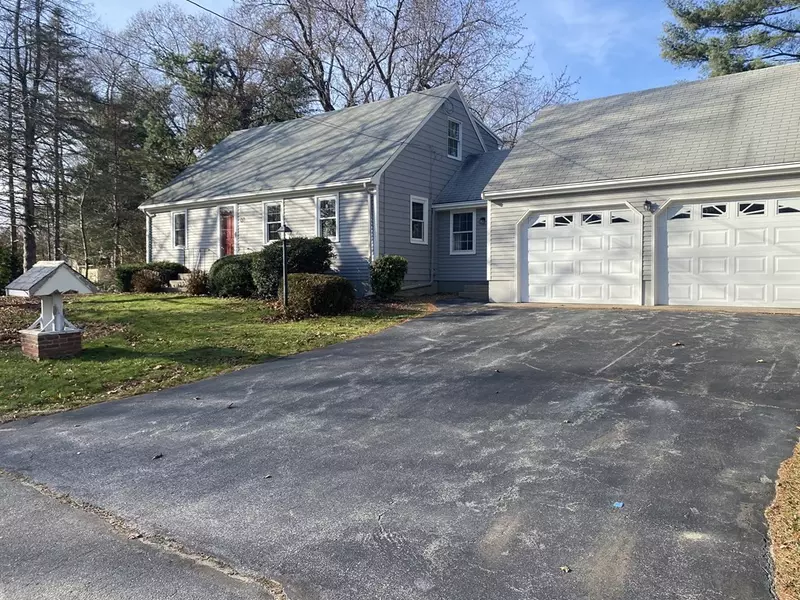 27 Oakcrest, North Attleboro, MA 02760