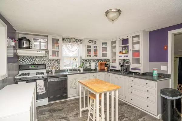 Wareham, MA 02538,49 Standish Ave
