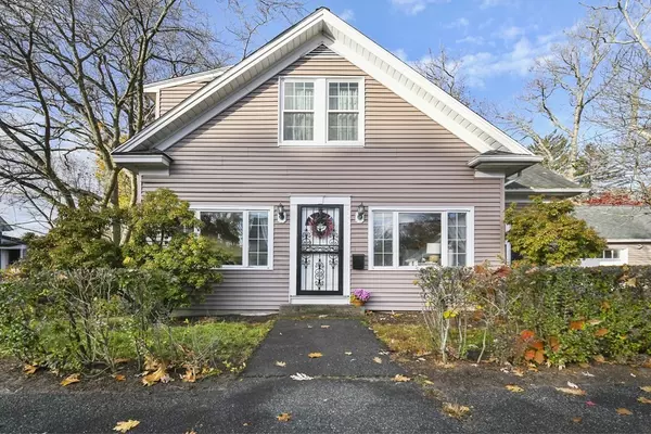 42 Woodland Rd, Auburn, MA 01501