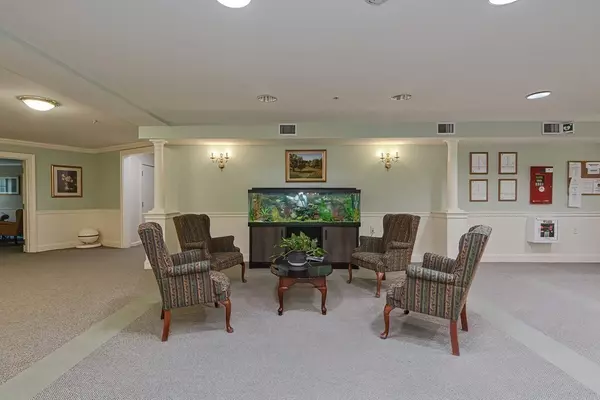 Stow, MA 01775,34 Meeting House Ln #105