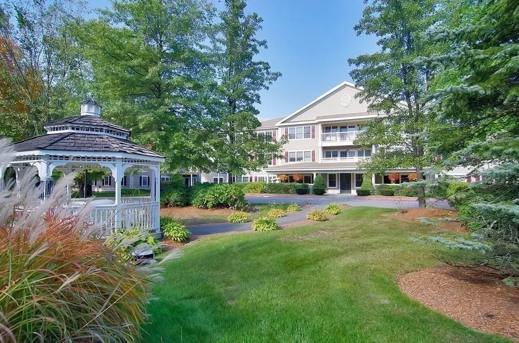 Stow, MA 01775,34 Meeting House Ln #105
