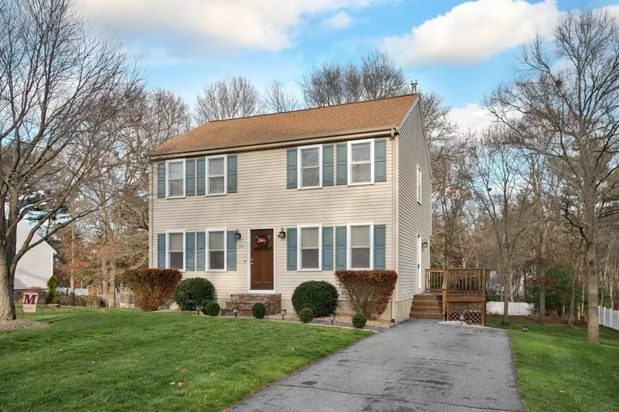 175 King James Blvd, Taunton, MA 02780