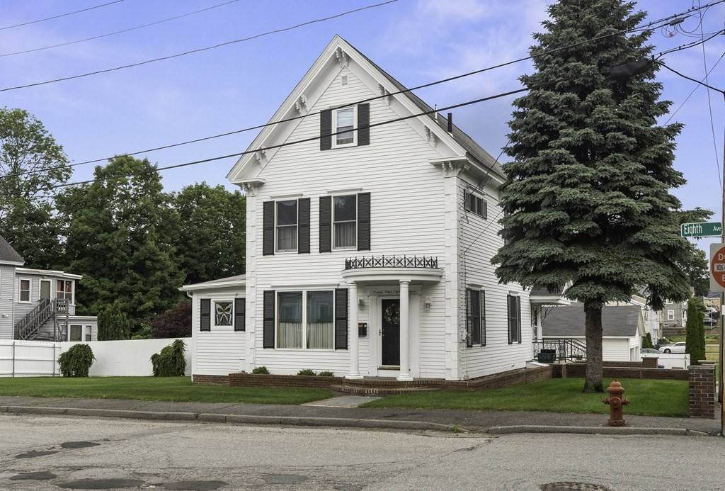 24 8th Ave, Lowell, MA 01854