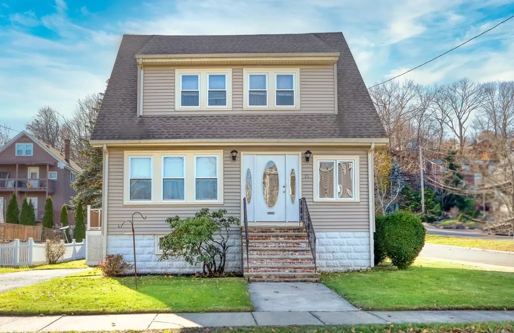 Saugus, MA 01906,15 Victoria St
