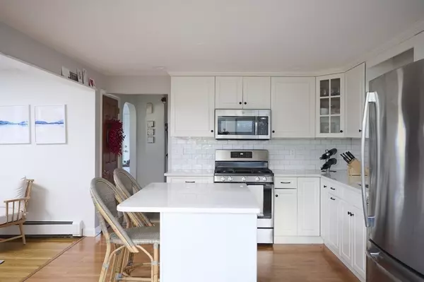 Milton, MA 02186,25 Nahanton Ave