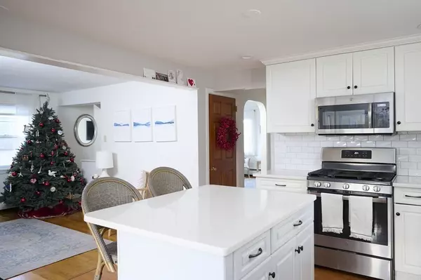 Milton, MA 02186,25 Nahanton Ave