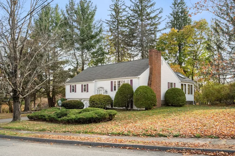 2 Olde Towne Road, Lynnfield, MA 01940