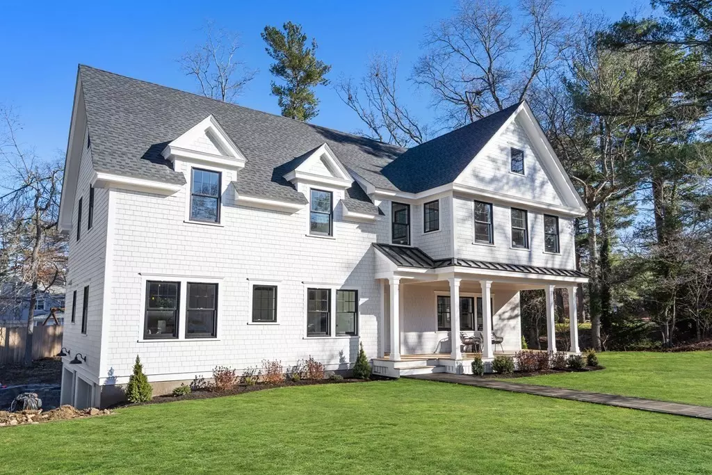 Hingham, MA 02043,42 Colonial Road