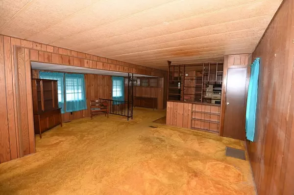 Wareham, MA 02576,128 Queen Drive