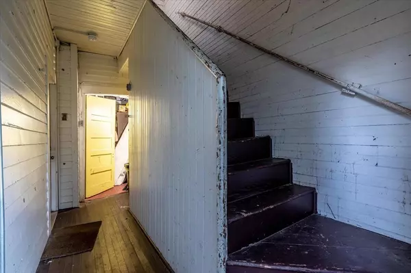 Worcester, MA 01604,32 Ames St