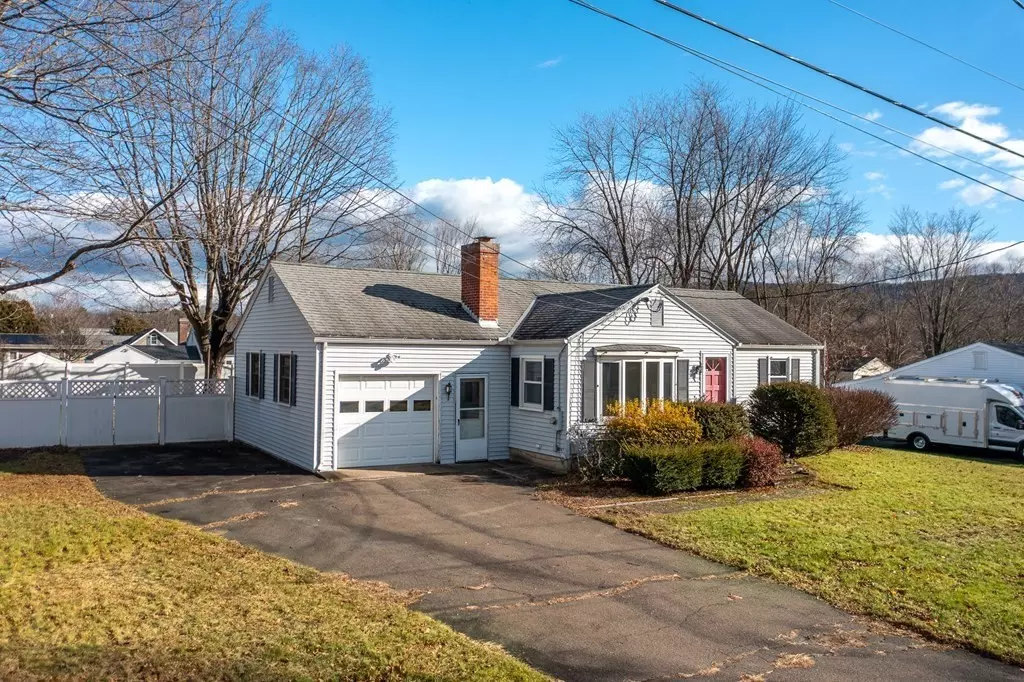 Easthampton, MA 01027,7 Riley Street