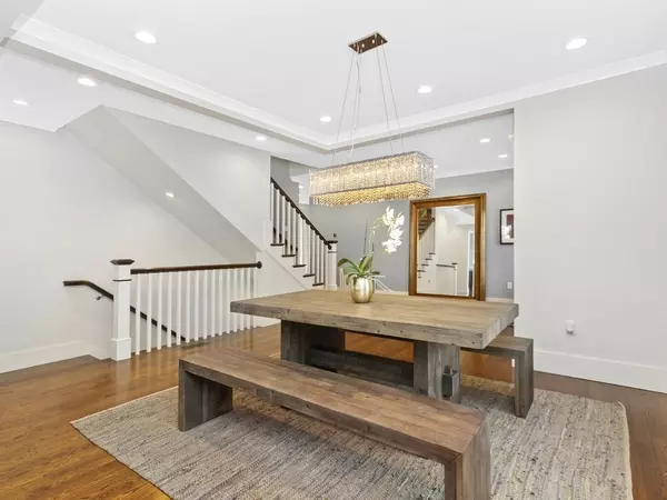 Newton, MA 02459,30 Sumner Street #30